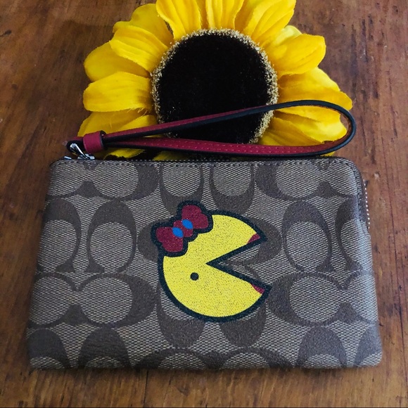 Coach Handbags - Coach Wristlet